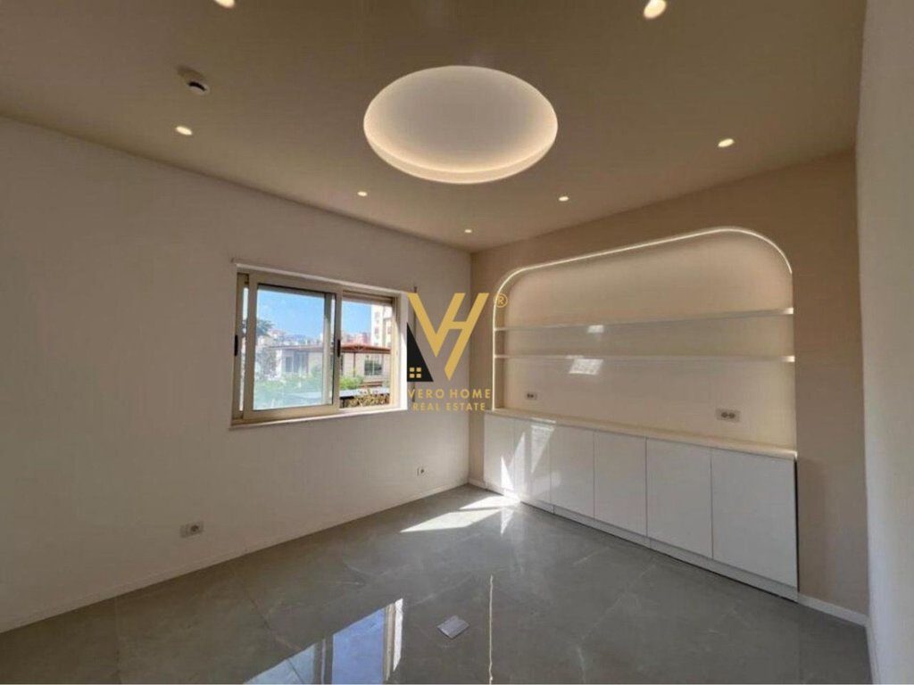 JEPET AMBIENT BIZNESI 140 M2 ME QIRA TE HARRY FULTZ 1.600 EURO 2