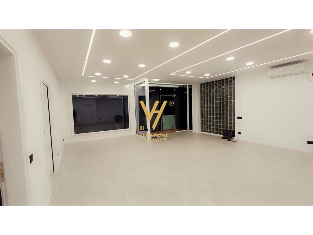 Jepet Ambient Komercial me qera prane Shkolles se Baletit 90 m2 2