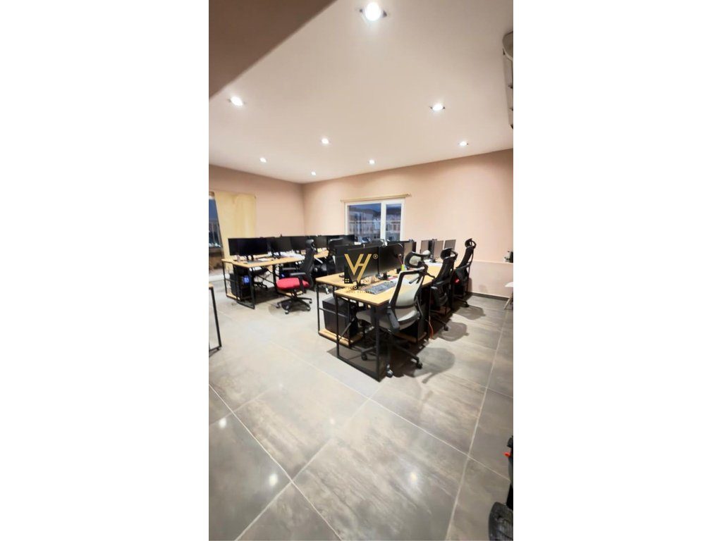 JEPET ZYRE 350 M2 ME QERA TE KOMUNA E PARISIT 3.500 EURO 4
