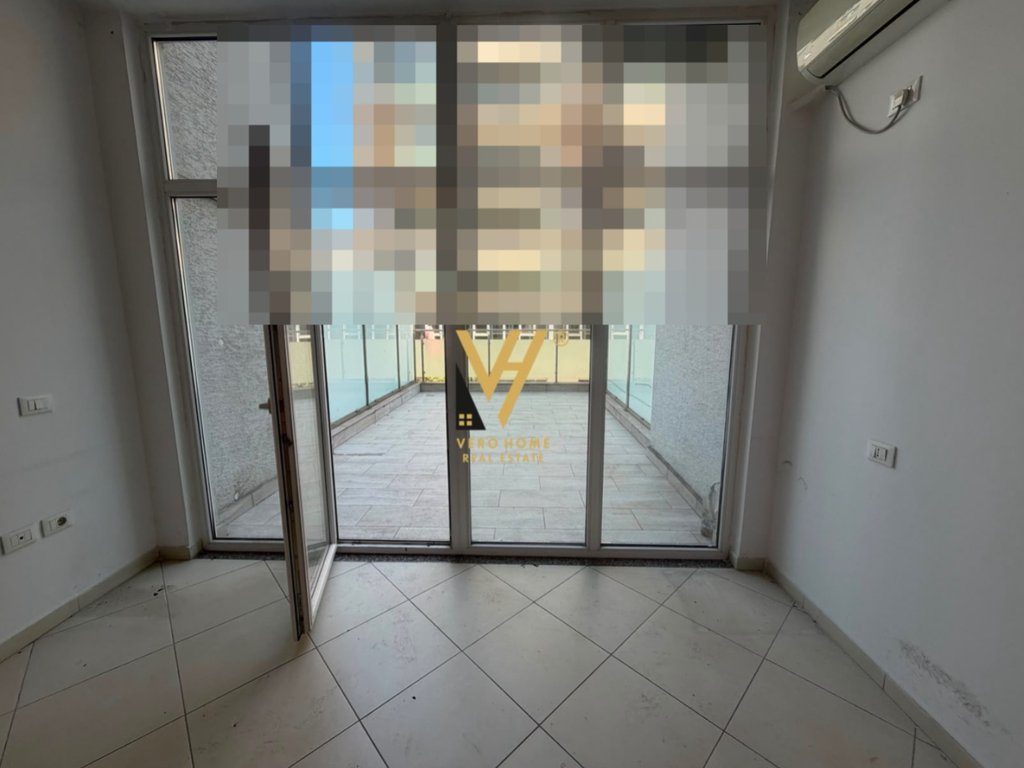 JEPET ZYRE 23 M2 ME QIRA TE KOMUNA E PARISIT 40.000 LEKE