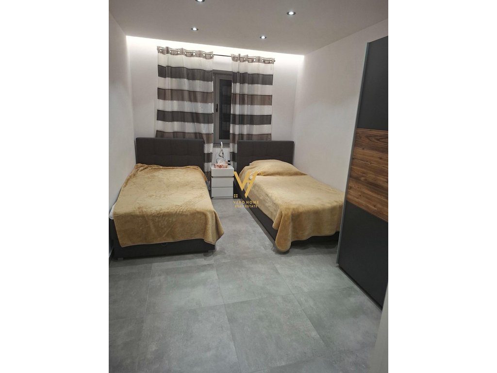 JEPET APARTAMENT 1+1+BLK ME QERA TEK KOMUNA E PARISIT 75.000 LEKE 3