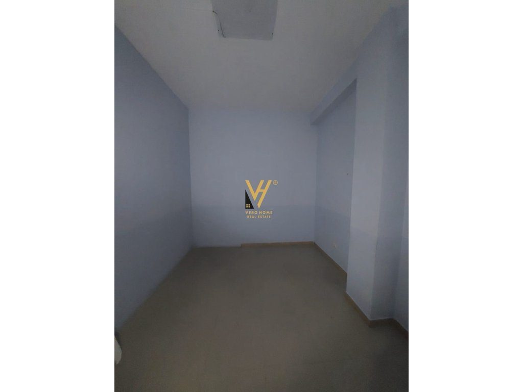 JEPET DYQAN 60 M2 ME QERA TE RRUGA E ELBASANIT 40.000 LEKE 2