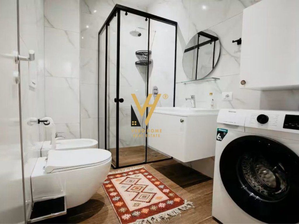 JEPET APARTAMENT 1+1 ME QERA TE BULEVARDI I RI 590 EURO 4