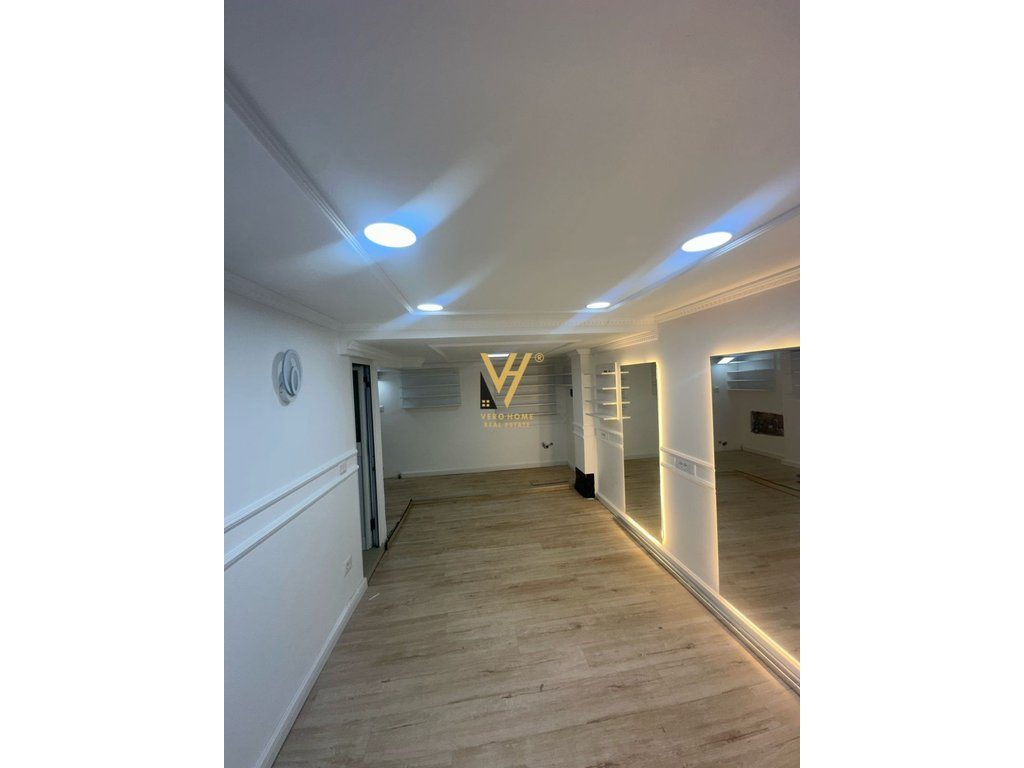 JEPET AMBIENT 40M2 ME QERA NE BLLOK 900 EURO 3