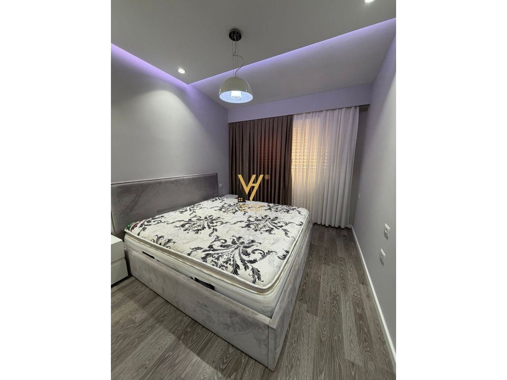 JEPET APARTAMENT 3+1+2+3BLK ME QIRA TE KODRA E DIELLIT 1.200 EURO 4