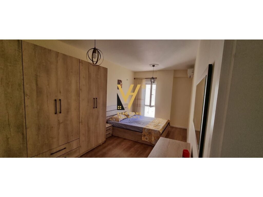 Jepet Apartament 2+1+ballkon me qera te Kompleksi Kontakt , 21 Dhjetori 110 m2 3