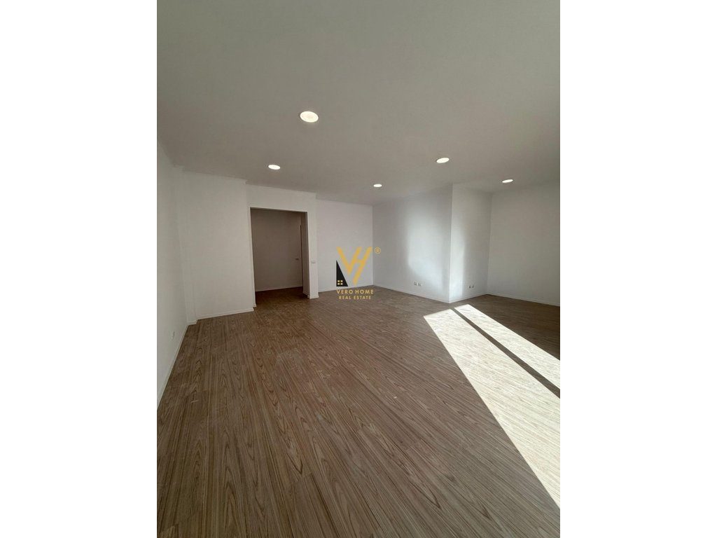 JEPET ZYRE 180 M2 QERA TE DELIJORGJI 250.000 LEKE 4