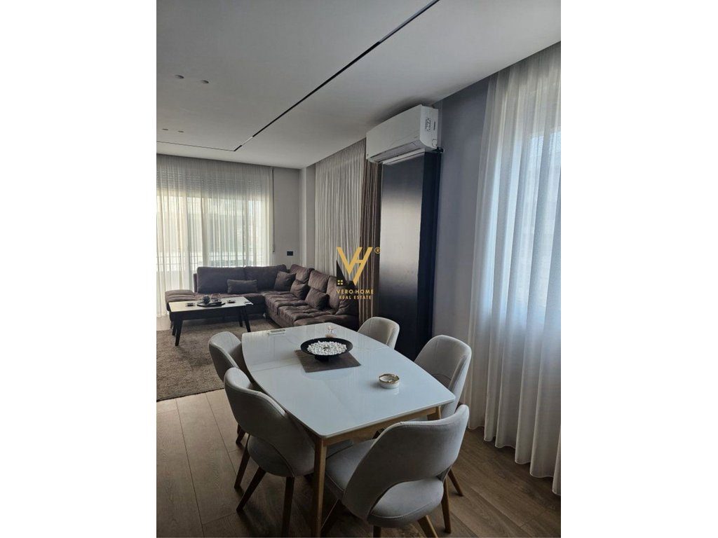 JEPET APARTAMENT 2+1+BLK ME QERA NE ASTIR 700 EURO