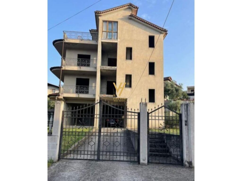Shitet vile kater kateshe te Rruga Luigje Gurakuqi 750 m2 2