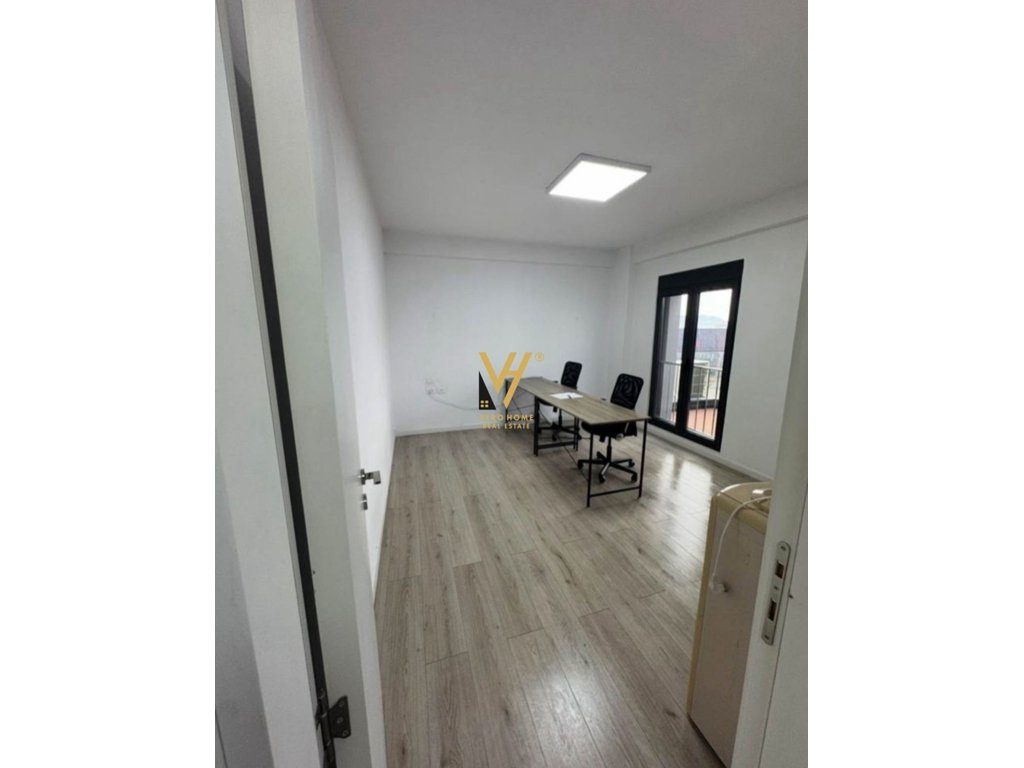JEPET ZYRE 107 M2 ME QIRA TE RRUGA E ELBASANIT 900 EURO 2