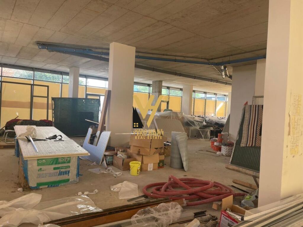 JEPET DYQAN 376 M2 ME QERA TE RRUGA E ELBASANIT 15.000 EURO 4
