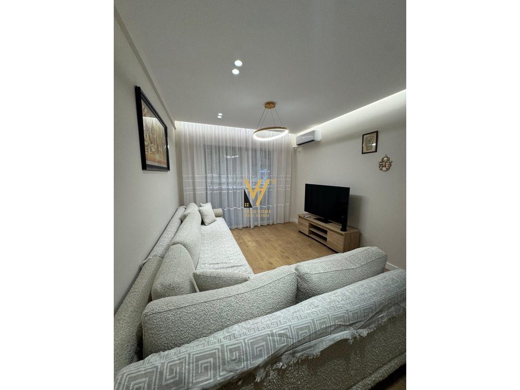 JEPET APARTAMENT 2+1+BLK ME QIRA TE KOMUNA E PARISIT 1.200 EURO 2