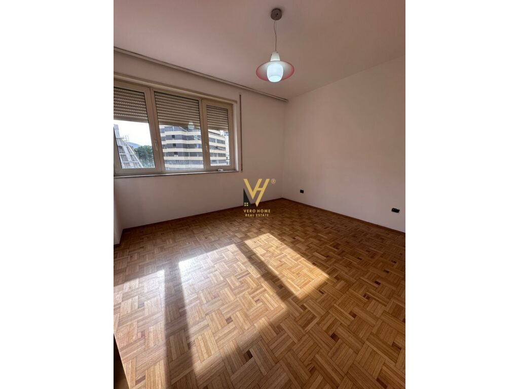Shitet apartament 2+1+2 te Rruga e Elbasanit 116 m2 4