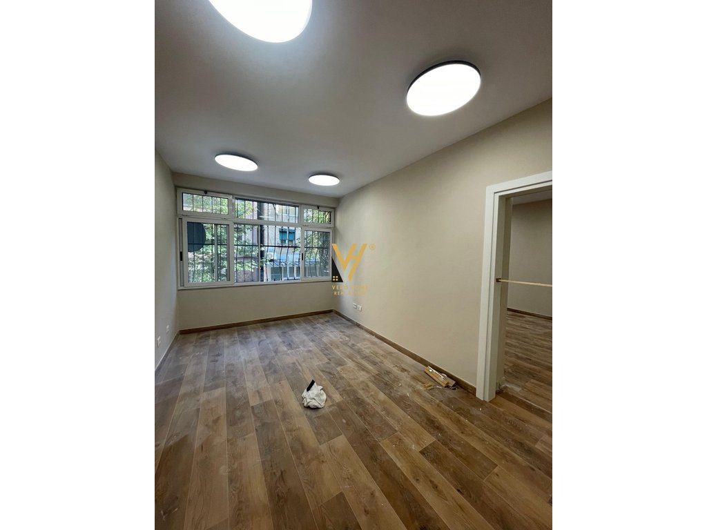 JEPET ZYRE 109 M2 ME QIRA TE MARGARITA TUTULANI 800 EURO