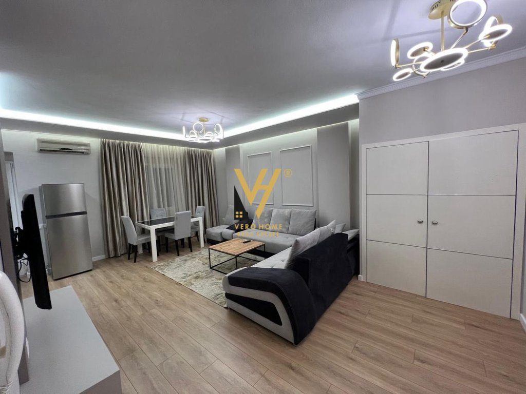 JEPET APARTAMENT 2+1 ME QERA TE KODRA E DIELLIT 1- 60.000 LEKE