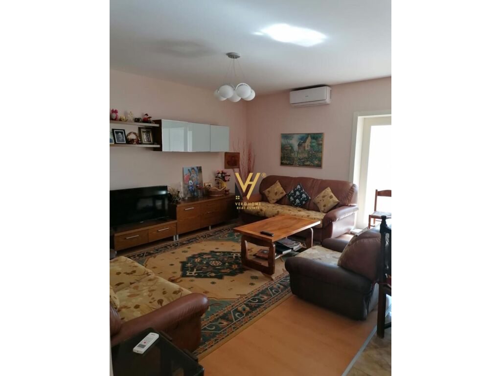 Shitet Apartament 3+1 te Rruga Vaso Pasha , Bllok 121 m2