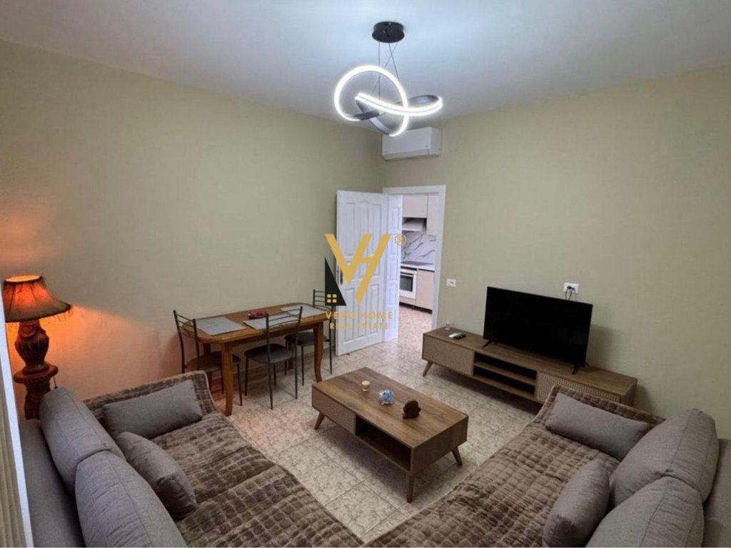 JEPET APARTAMENT 2+1 ME QIRA NE SHKOZE 500 EURO 2