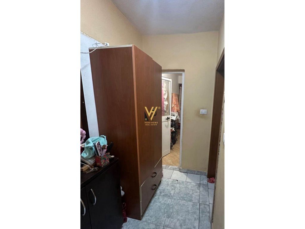 JEPET APARTAMENT 1+1 ME QERA NE QENDER 45.000 LEKE 3