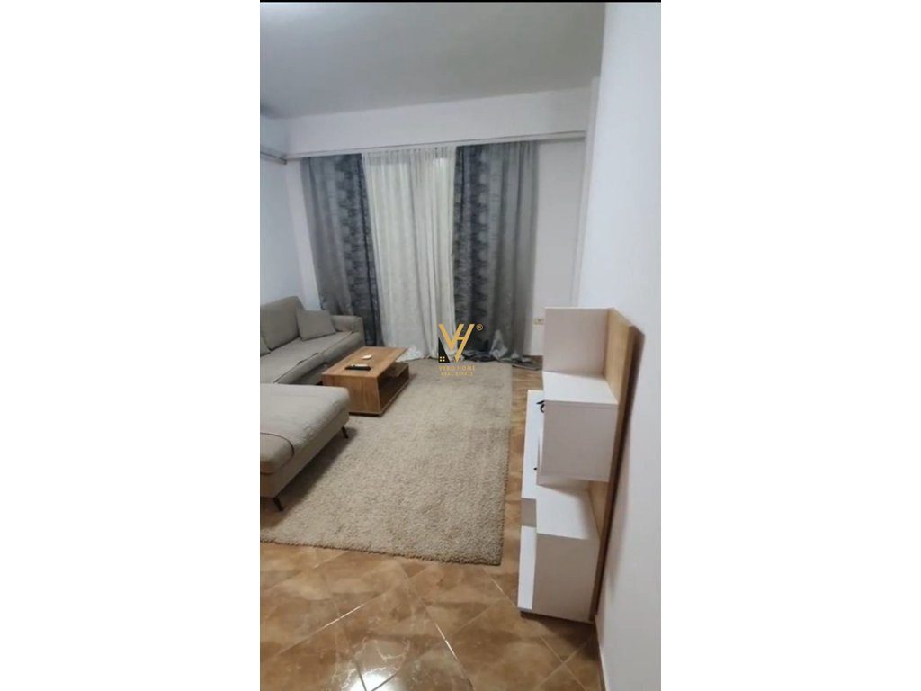 JEPET APARTAMENT 1+1+VERANDE ME QERA TE KOMUNA PARISIT 65.000 LEKE 2