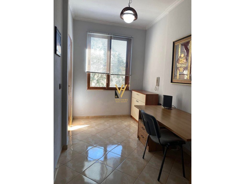 JEPET HYRJE 2+1+BLK PRANE FAKULTETIT EKONOMIK 700 EURO 4