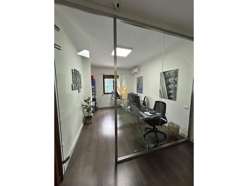 JEPET ZYRË 3+1+2 ME QIRA BLLOK 1.100 EURO 4