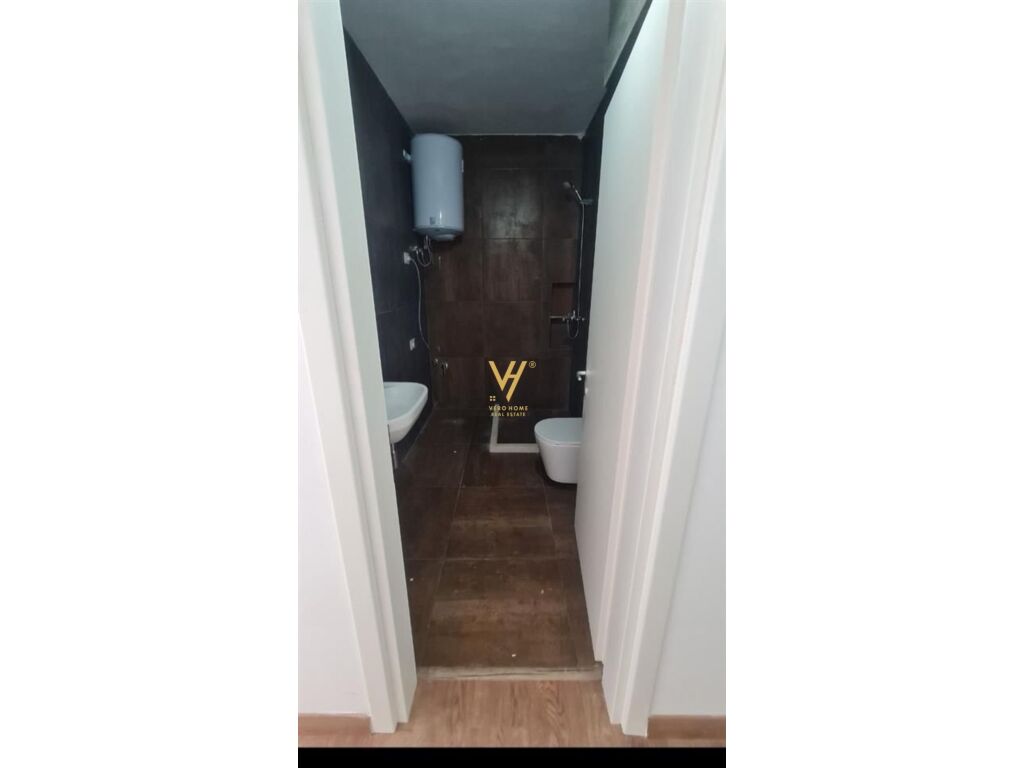 Shitet Apartament 2+1+ballkon te Rruga e Dibres 90 m2 4