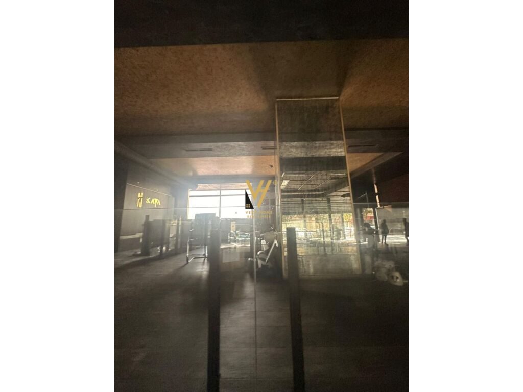 JEPET AMBIENT BIZNESI 440 M2 ME QERA TE 21 DHJETORI 4.000 EURO 4