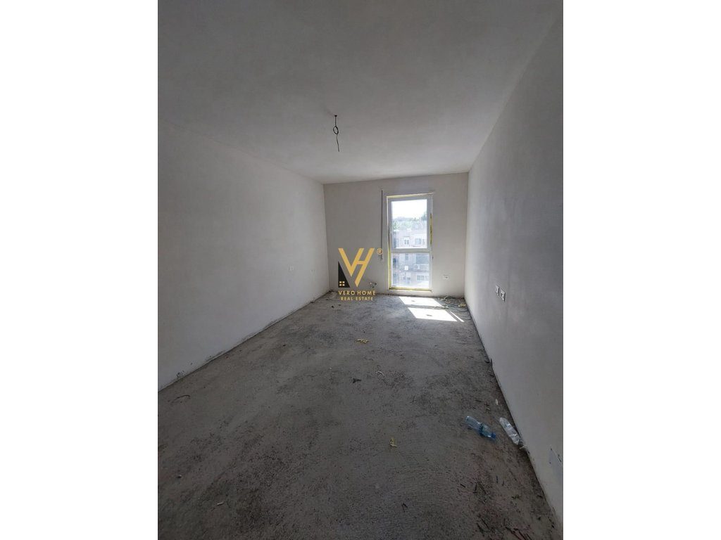 SHITET APARTAMENT 2+1+2+BLK NE XHAMLLIK 243.000 EURO 2