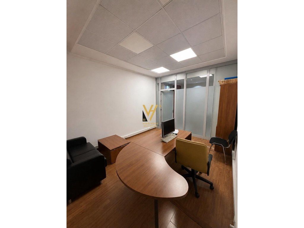 JEPET ZYRE 60 M2 ME QERA TE RRUGA E ELBASANIT 1.200 EURO 2