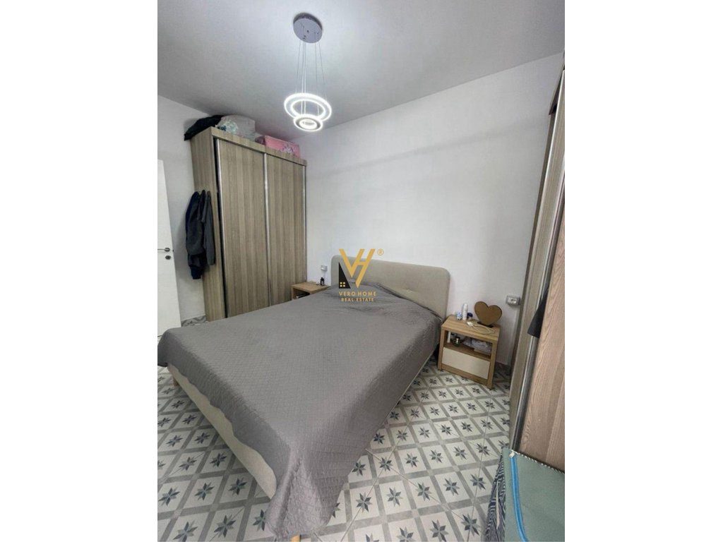 JEPET APARTAMENT 1+1+BLK ME QERA YZBERISHT 45.000 LEKE 3