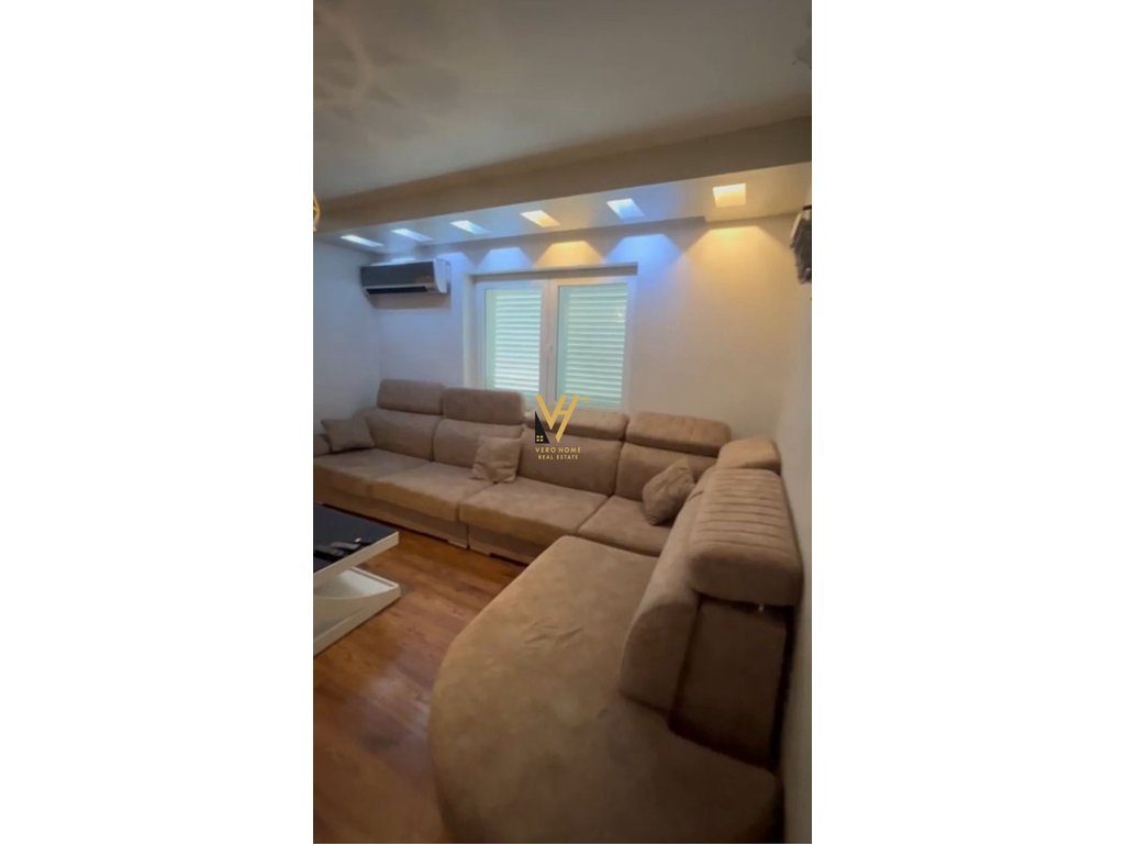 JEPET APARTAMENT 2+1+2 ME QERA TE RR.MARGARITA TUTULANI 100.000 LEKE
