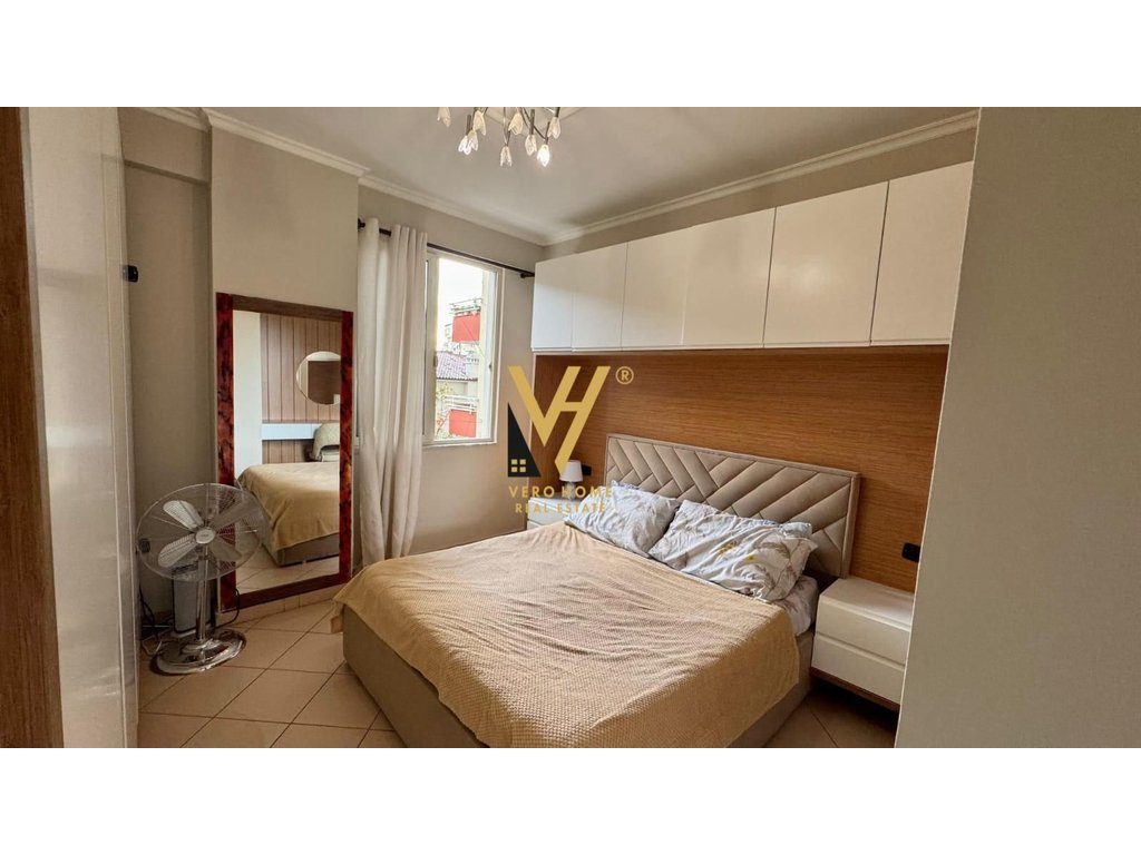 JEPET APARTAMENT 2+1+BLK ME QIRA TE KODRA E DIELLIT 700 EURO 4
