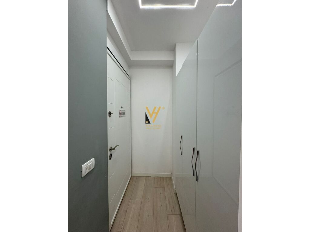Shitet Apartament 2+1+ballkon te Ish Ekspozita Sot 80 m2 3