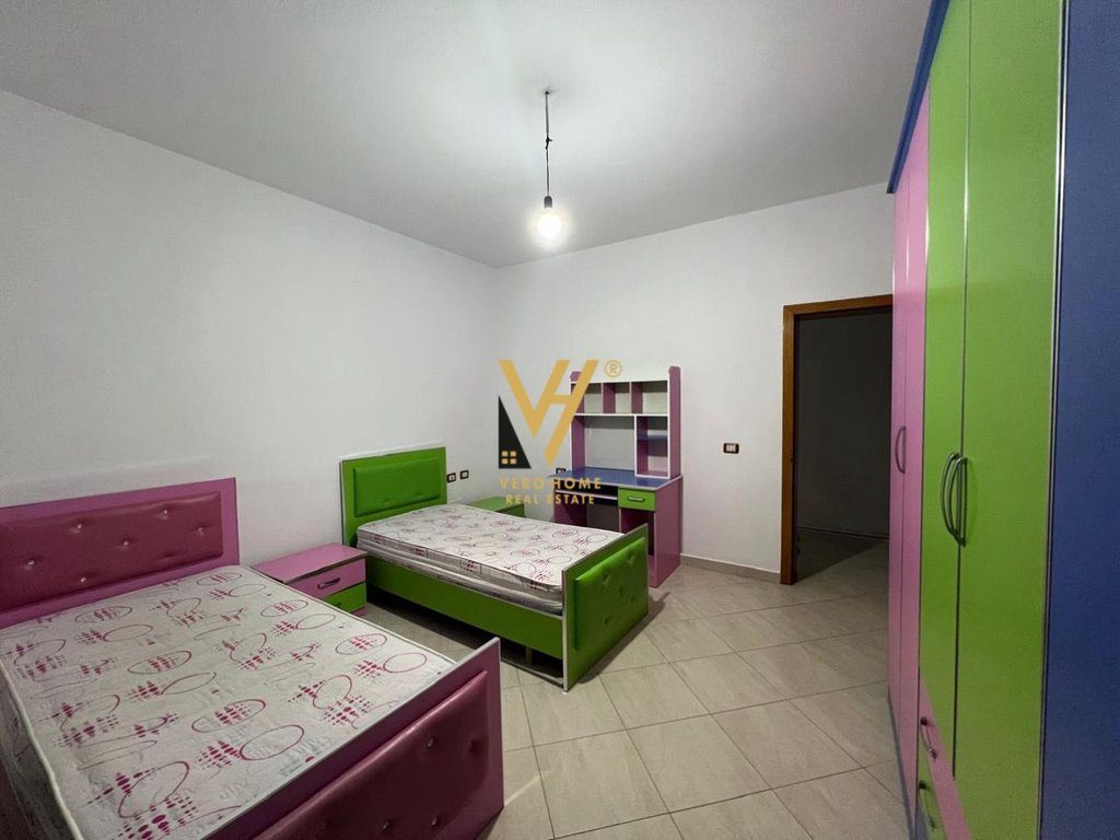 JEPET APARTAMENT 2+1+2 ME QERA NE MISTO MAME 50.000 LEKE 3