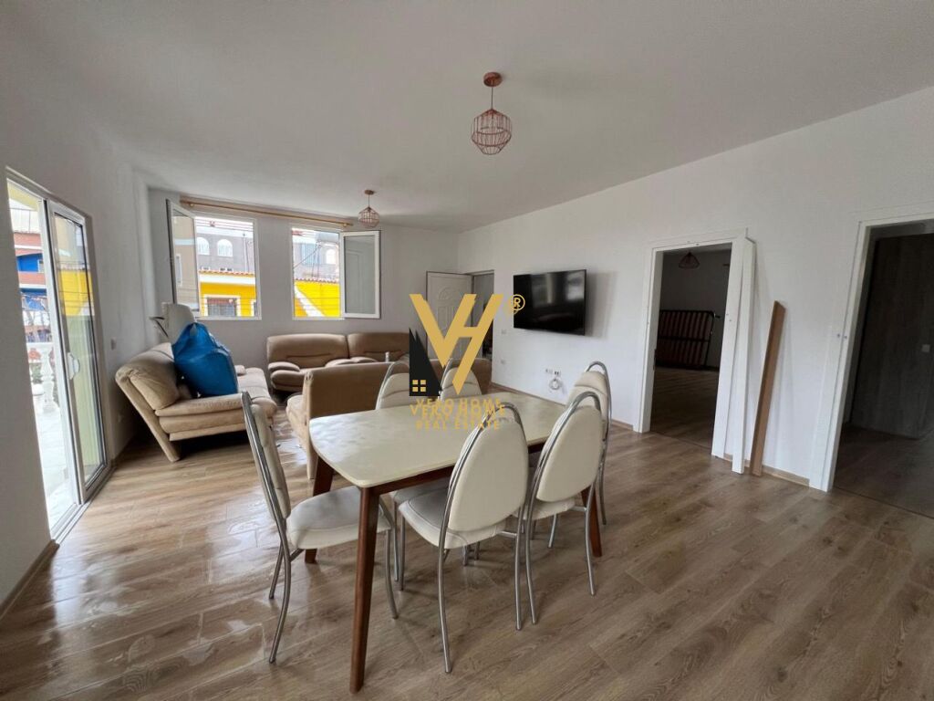 JEPET KATI I DYTE I NJE VILE ME QERA TEK VILAT GJERMANE 550 EURO 3