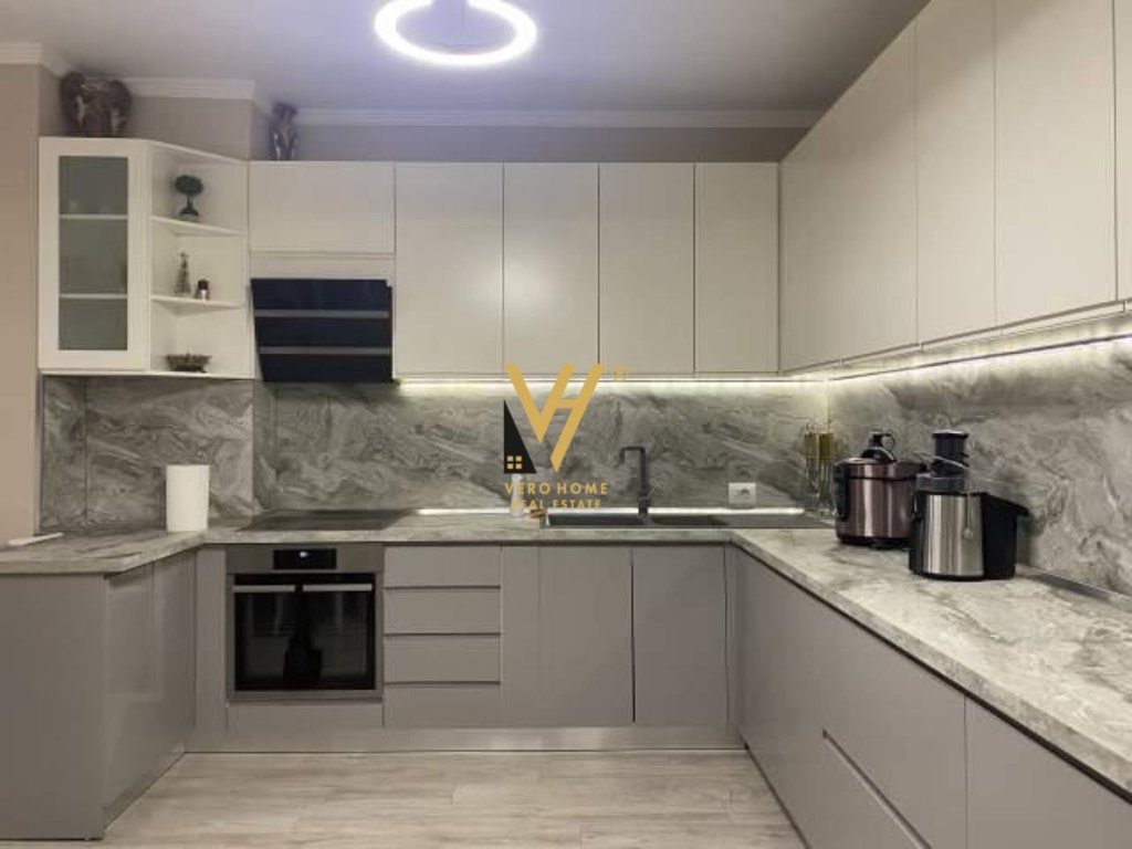 JEPET APARTAMENT 2+1+BLK ME QERA NE YZBERISHT 700 EURO 2