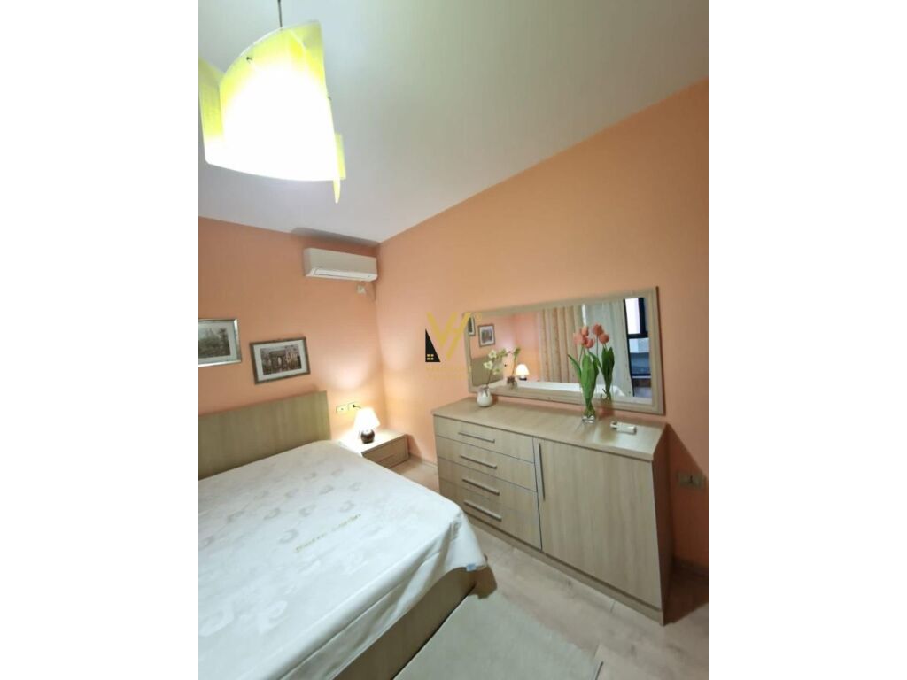 Jepet Apartament 1+1+ballkon me qera te Blloku 72 m2 3