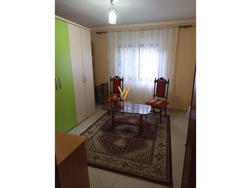 JEPET APARTAMENT 2+1+2 ME QIRA TE ISH PARKU I AUTOBUSAVE 600 EURO