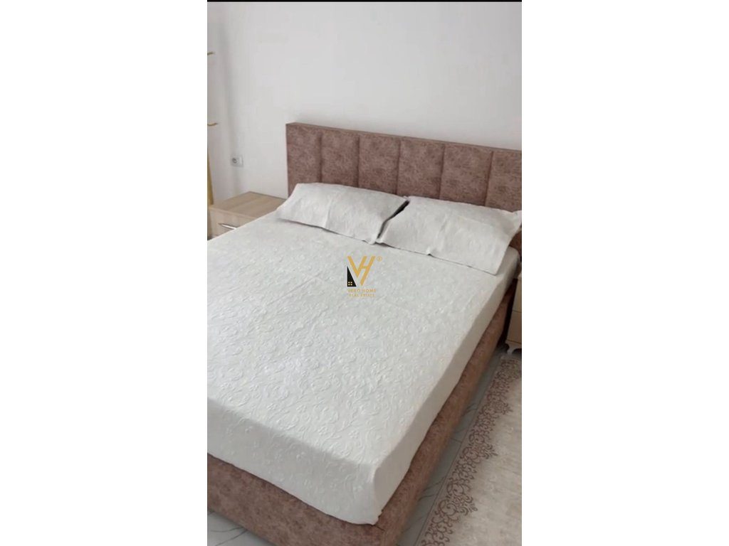 JEPET APARTAMENT 1+1 ME QERA TE ZOGU I ZI 55.000 LEKE 3