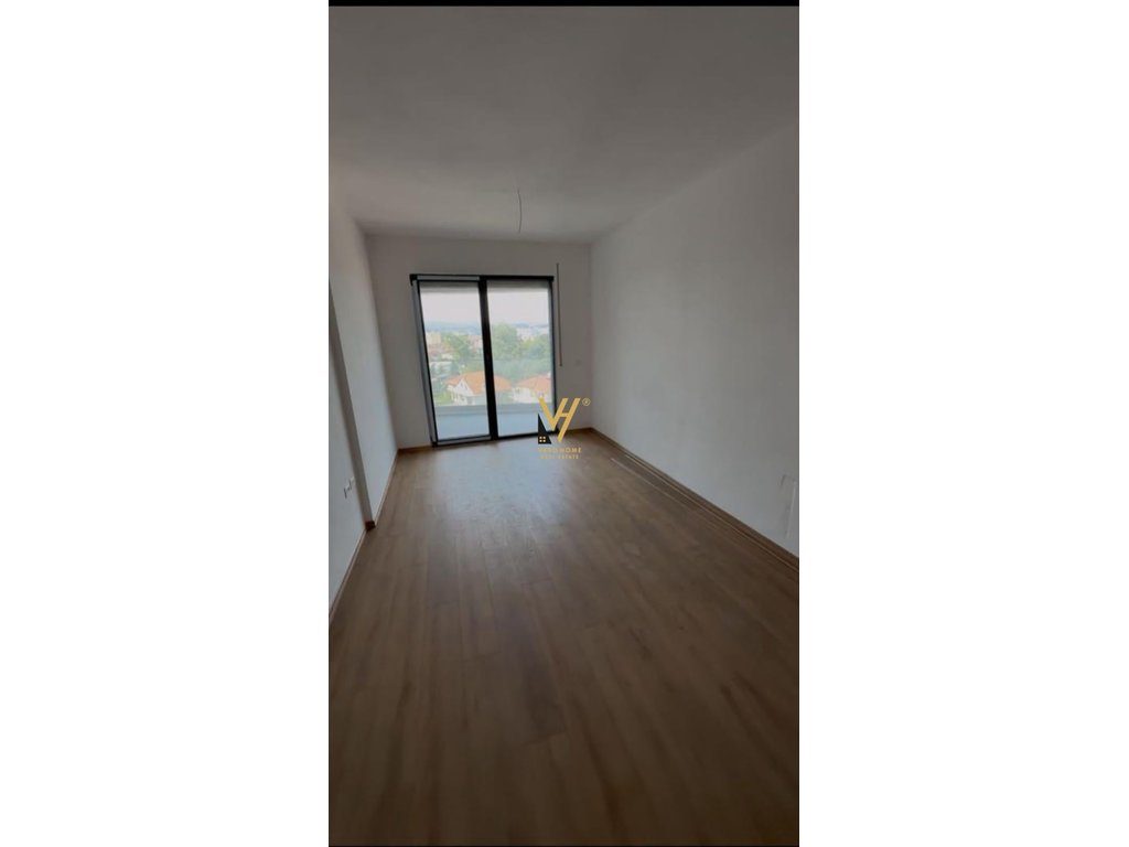 JEPET ZYRE 70 M2 ME QERA NE LAPRAKE 500 EURO