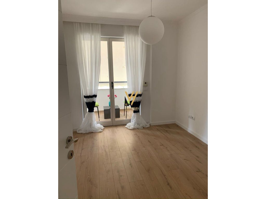 JEPET APARTAMENT 2+1+BLK ME QERA TE RRUGA E KOSOVAREVE 4