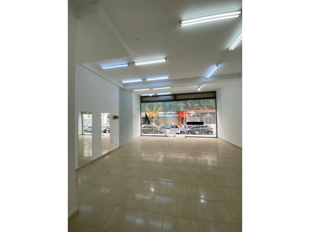 JEPET AMBIENT BIZNESI 61 M2 ME QERA NE YZBERISHT 650 EURO 1