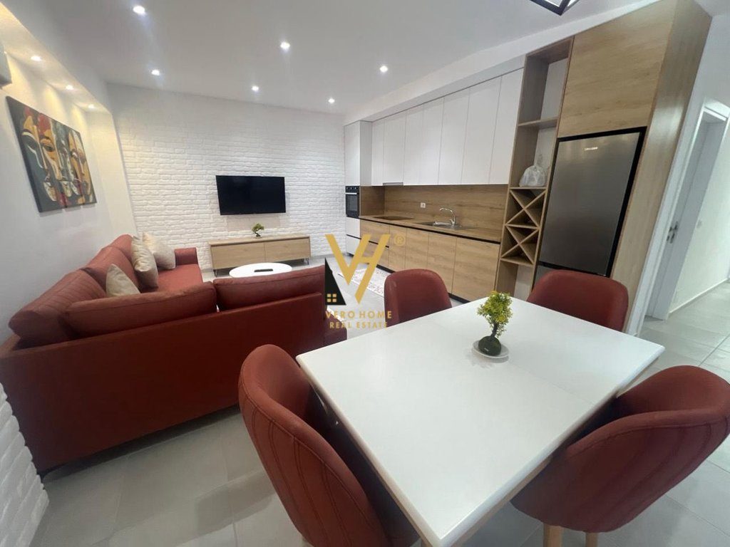 JEPET APARTAMENT 1+1 ME QERA TE KODRA E DIELLIT 700 EURO