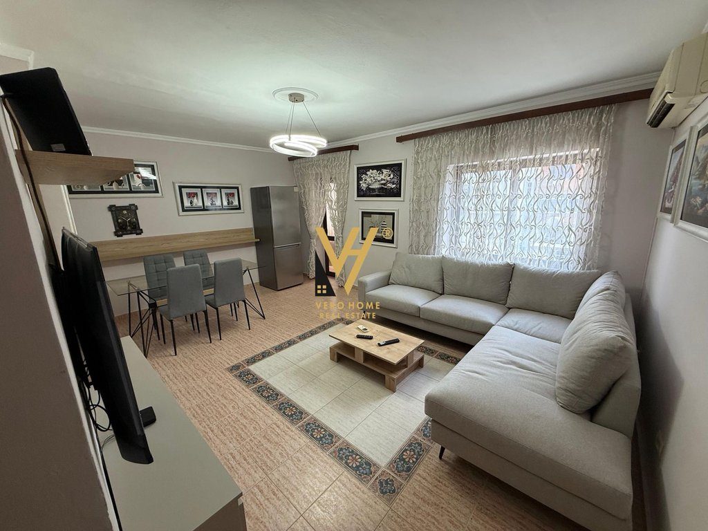 JEPET APARTAMENT 2+1+BLK ME QERA TEK XHAMIA E TABAKVE 55.000 LEKE