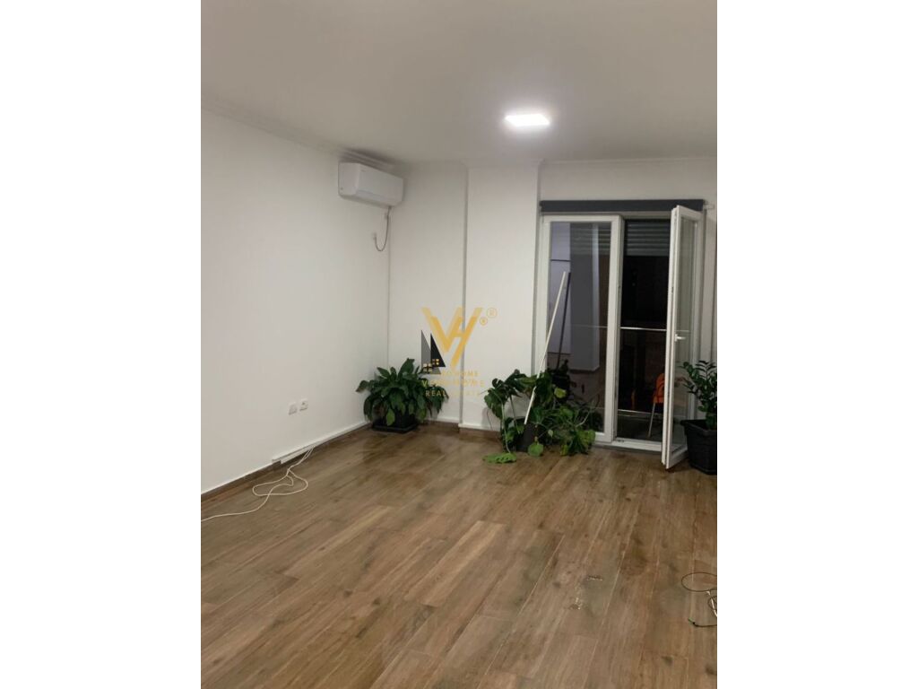 JEPET ZYRE 80 M2 ME QERA TE TREGU CAM 1.000 EURO 3