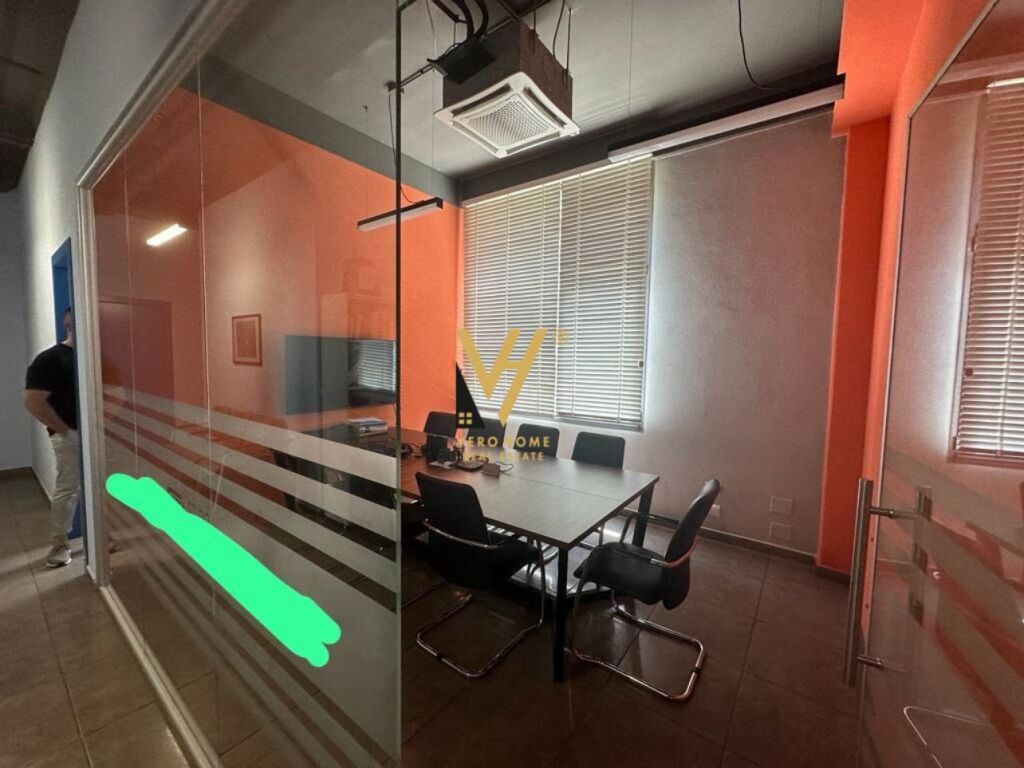 Jepet Zyre me qera te Komuna e Parisit 110 m2 3