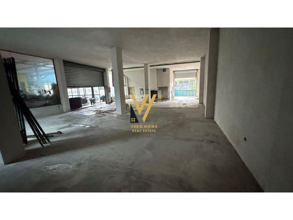 JEPET MAGAZINE 180 M2 ME QERA TE ISH FUSHA E AVIACIONIT 1.200 EURO 3