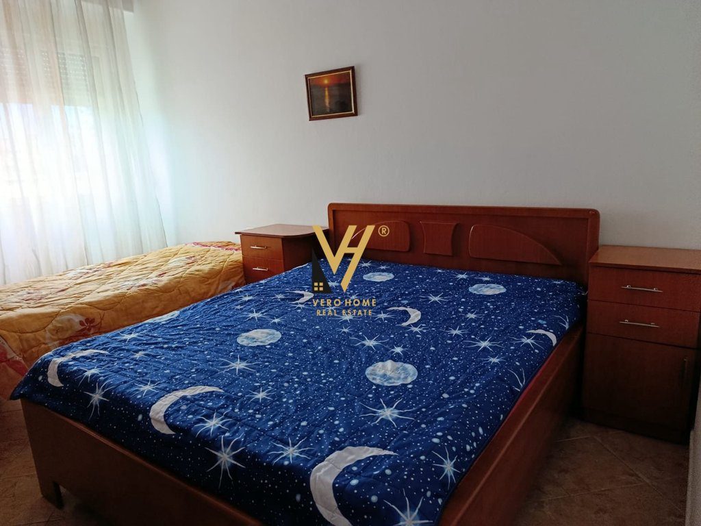 JEPET APARTAMENT 1+1 ME QERA TE RR. RIZA CEROVA 50.000 LEKE 3