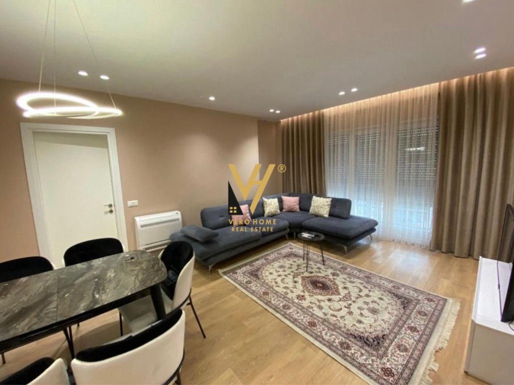 JEPET APARTAMENT 2+1+2+BLK ME QIRA TE RRUGA E DIBRES 800 EURO