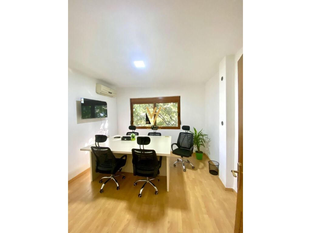 JEPET ZYRE 66 M2 ME QERA TEK 9-KATSHET, QENDER 850 EURO 1